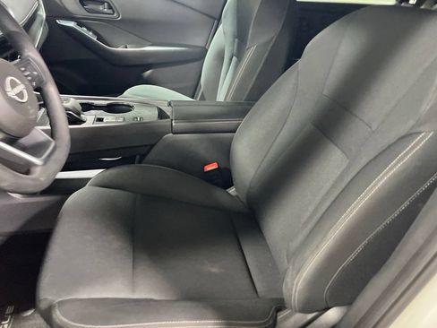 Used 2024 Nissan Rogue S FWD image 18