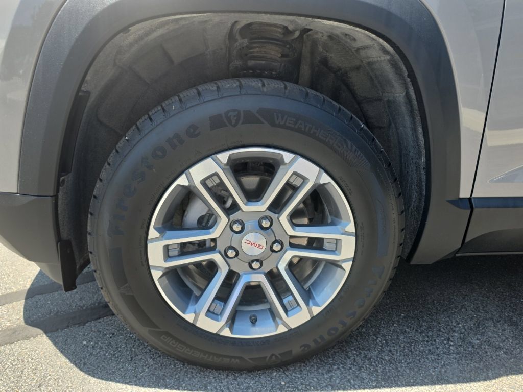 Certified 2025 GMC Terrain Elevation w/ Technology Package II AWD/4WD image 9