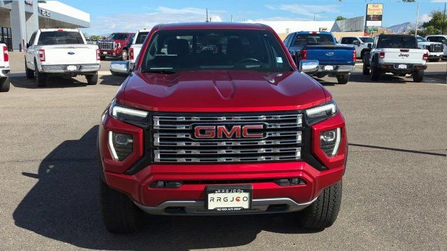 Used 2024 GMC Canyon Denali AWD/4WD image 3