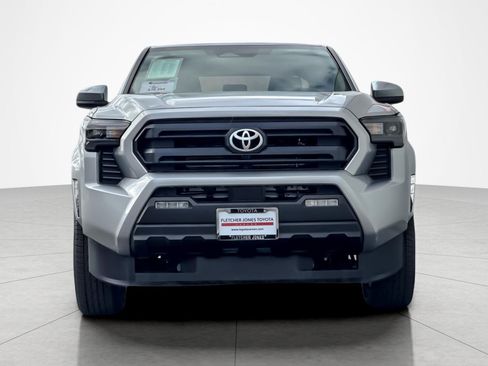 Certified 2025 Toyota Tacoma SR5 image 8