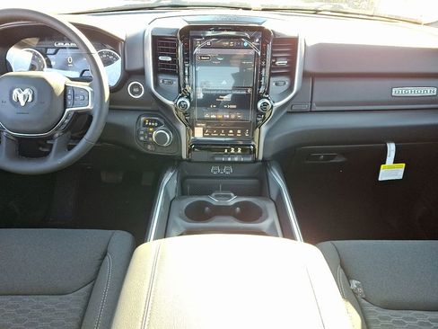 New 2026 RAM 1500 4x4 Crew Cab image 11