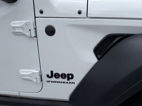 Used 2026 Jeep Wrangler Unlimited Sport AWD/4WD image 5