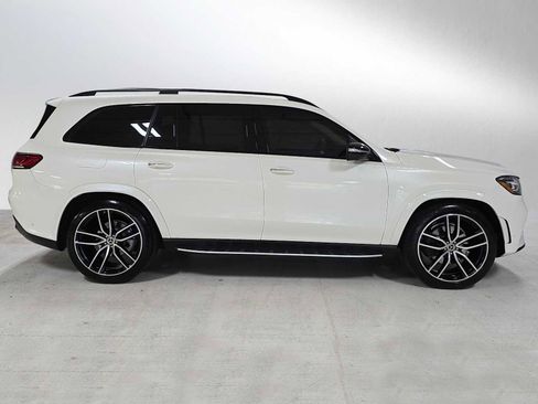 Used 2021 Mercedes-Benz GLS 580 4MATIC image 2