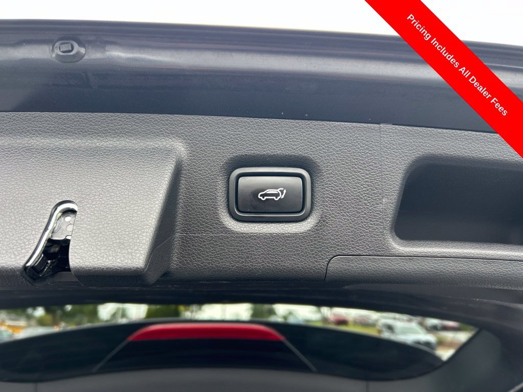Used 2022 Hyundai Santa Fe Limited FWD image 19