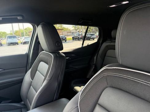 Used 2024 Chevrolet Equinox EV LT FWD image 7