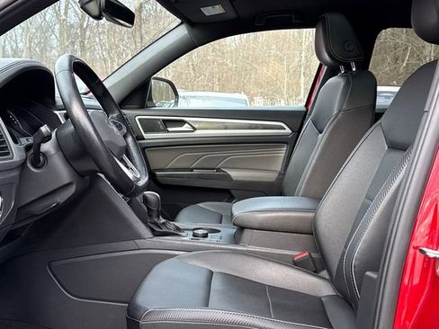 Certified 2021 Volkswagen Atlas Cross Sport SE w/ Panoramic Sunroof Package image 10