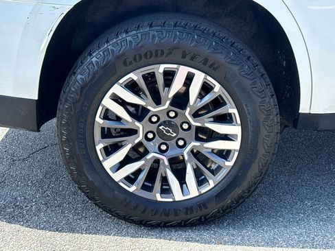 Used 2025 Chevrolet Tahoe Z71 image 15