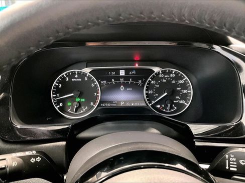 Used 2022 Nissan Pathfinder SL AWD/4WD image 13