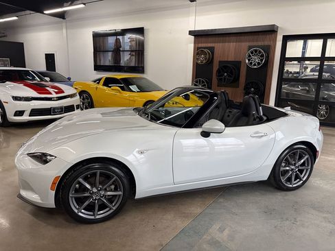 Used 2016 MAZDA MX-5 Miata Grand Touring image 4