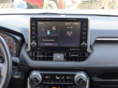 Used 2022 Toyota RAV4 XLE image 19