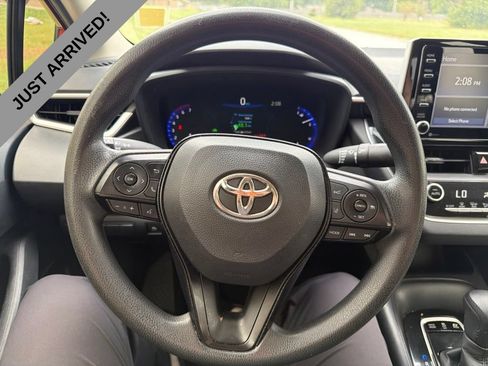 Used 2021 Toyota Corolla LE FWD image 12
