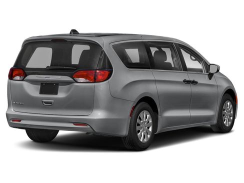 Used 2020 Chrysler Voyager Lxi image 3