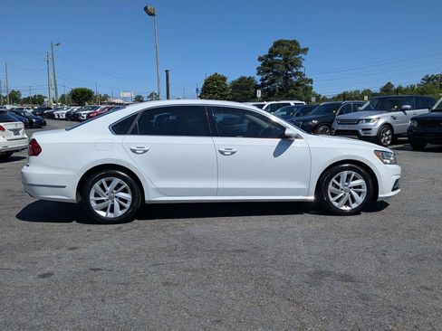 Used 2018 Volkswagen Passat 2.0T SE FWD image 4