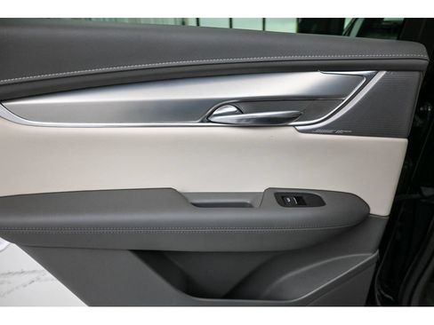 Certified 2022 Cadillac XT5 Premium Luxury FWD image 28
