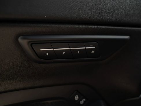 Used 2020 Jaguar E-PACE SE image 18