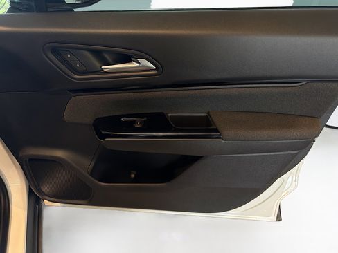 Used 2024 Honda Prologue EX image 31