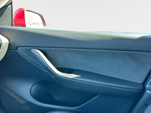 Used 2020 Tesla Model Y Performance image 24