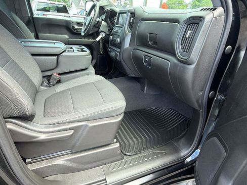 Used 2022 Chevrolet Silverado 2500 Custom w/ Custom Value Package AWD/4WD image 16