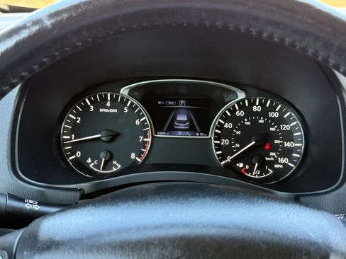 Used 2020 Nissan Pathfinder SL AWD/4WD image 32