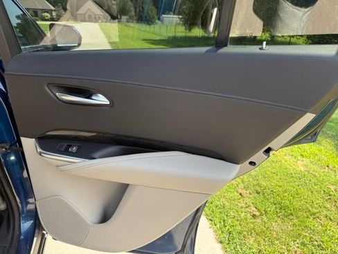 Used 2019 Cadillac XT4 Premium Luxury FWD image 16