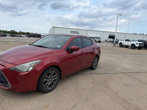 Used 2019 Toyota Yaris LE FWD image 1