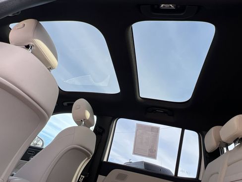 Certified 2024 Mercedes-Benz GLB 250 4MATIC image 22