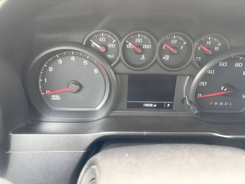 Used 2019 Chevrolet Silverado 1500 Custom Trail Boss w/ Custom Convenience Package AWD/4WD image 27