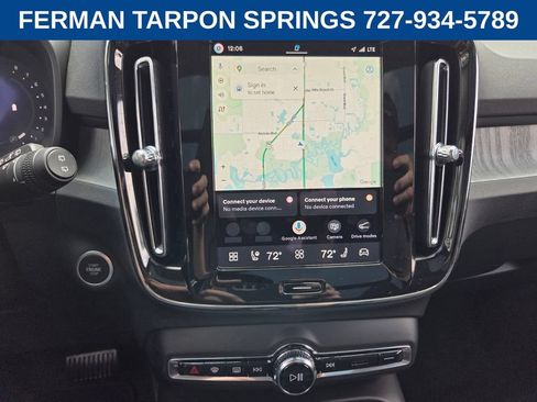Certified 2026 Volvo XC40 B5 Plus AWD/4WD image 26
