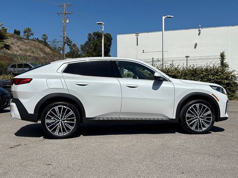 New 2026 BMW X2 xDrive28i w/ Technology Package AWD/4WD image 3
