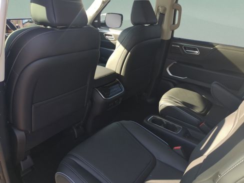 New 2026 INFINITI QX80 Luxe w/ Cargo Package image 27