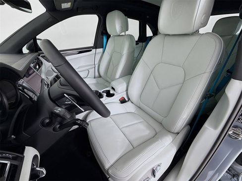 New 2026 Porsche Macan Turbo image 5