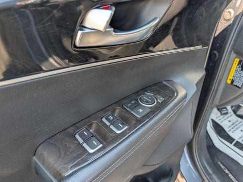 Used 2017 Kia Sorento FWD image 22