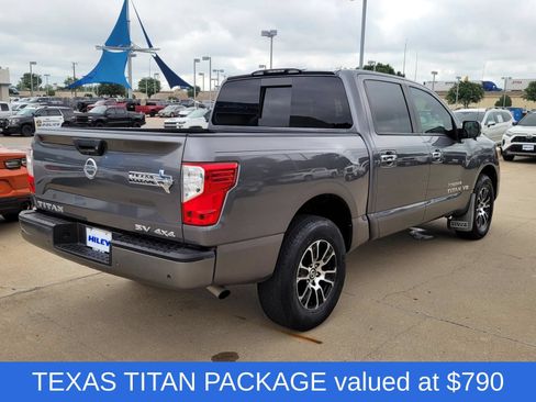 Used 2020 Nissan Titan SV w/ SV Convenience Package AWD/4WD image 4