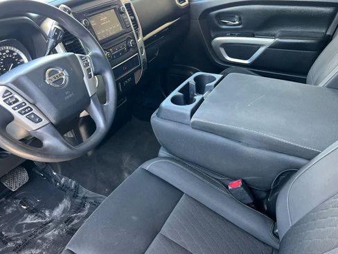 Used 2019 Nissan Titan SV RWD image 12