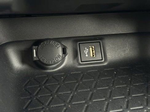 Used 2024 Toyota RAV4 SE image 21