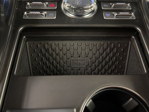 Used 2025 Lincoln Nautilus Premier w/ Equipment Group 102A image 16