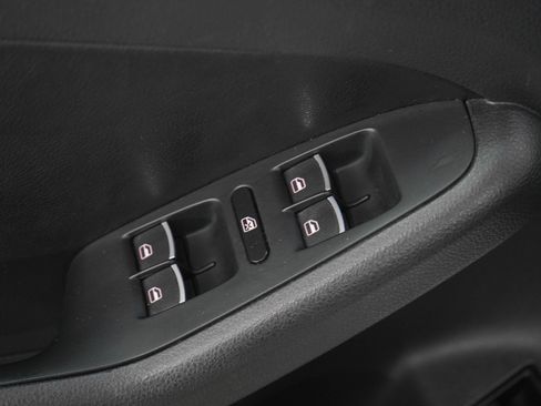 Used 2014 Volkswagen Jetta SE FWD image 19