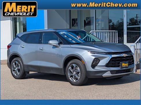 Certified 2025 Chevrolet Blazer LT AWD/4WD image 1