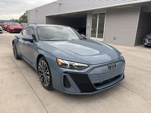 New 2025 Audi S e-tron GT Prestige image 3