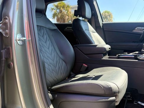 Used 2025 Kia Sportage X-Line w/ Premium Package image 18