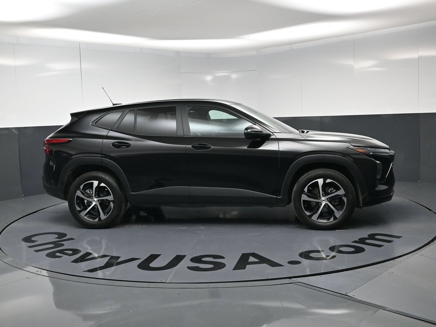 Used 2025 Chevrolet Trax RS FWD image 10