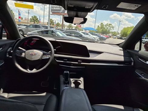 Used 2025 Cadillac XT4 Sport FWD image 13
