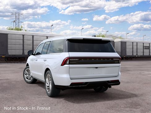 New 2027 Lincoln Navigator Reserve AWD/4WD image 8