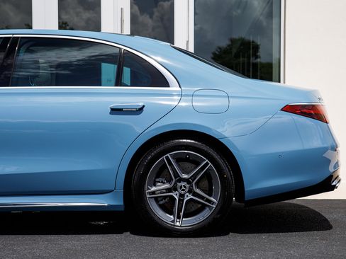 Used 2026 Mercedes-Benz S 580e 4MATIC Sedan image 9