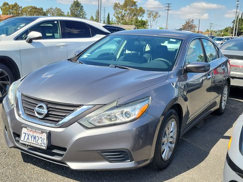 Used 2017 Nissan Altima 2.5 S w/ Power Driver Seat Package FWD image 1