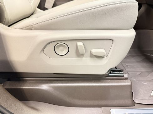 New 2026 GMC Sierra 1500 SLT w/ SLT Premium Package image 15