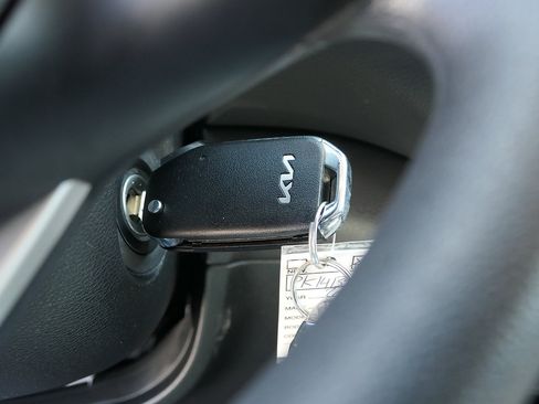 Used 2024 Kia Soul LX w/ Option Group 015 FWD image 16