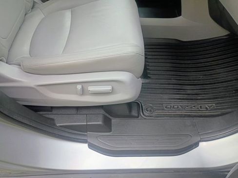 Used 2018 Honda Odyssey EX-L image 46