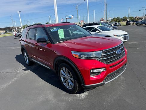 Used 2024 Ford Explorer XLT w/ Equipment Group 202A AWD/4WD image 3