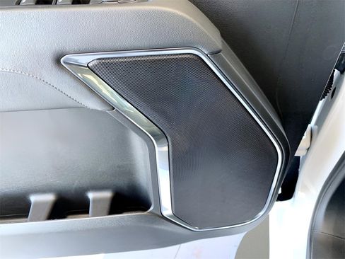 Used 2023 Chevrolet Silverado 1500 LT image 14